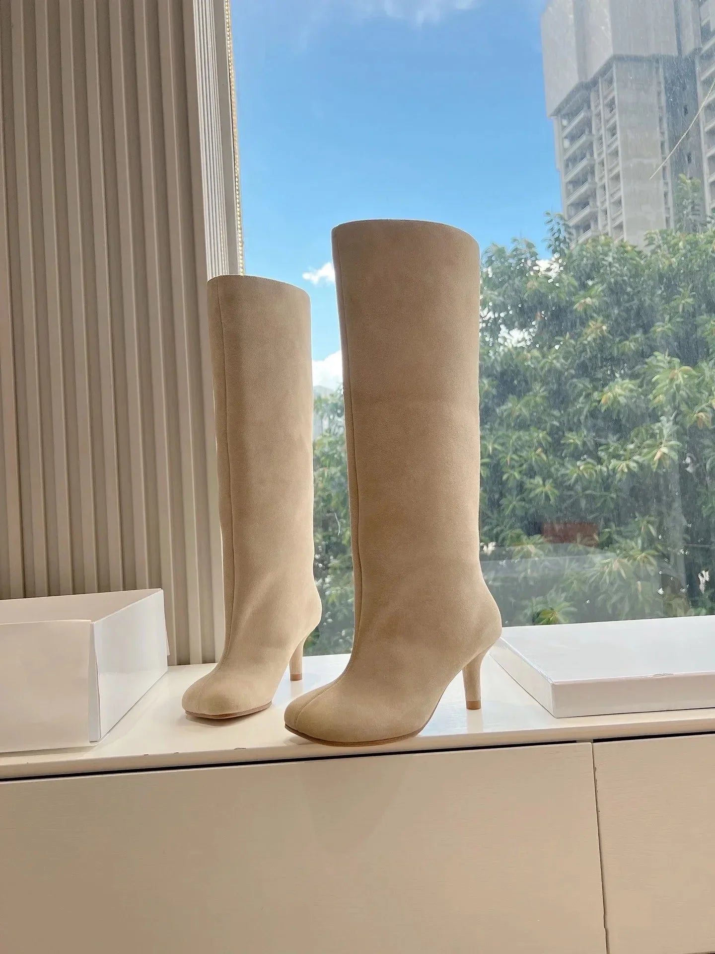 2025Women's Autumn and Winter New Slim Fit High Heels Knee High Boots Fashionable Plus Size Medium Long Boots Knight Boots