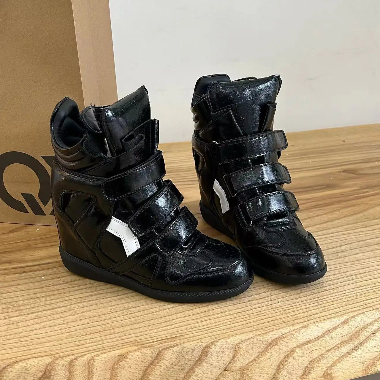 High Top Women's Sneakers New 2026 Autumn Winter Ankle Boots Thick Bottom Leather Casual Shoes Wedge Heels Hook&Loop Sport Shoes
