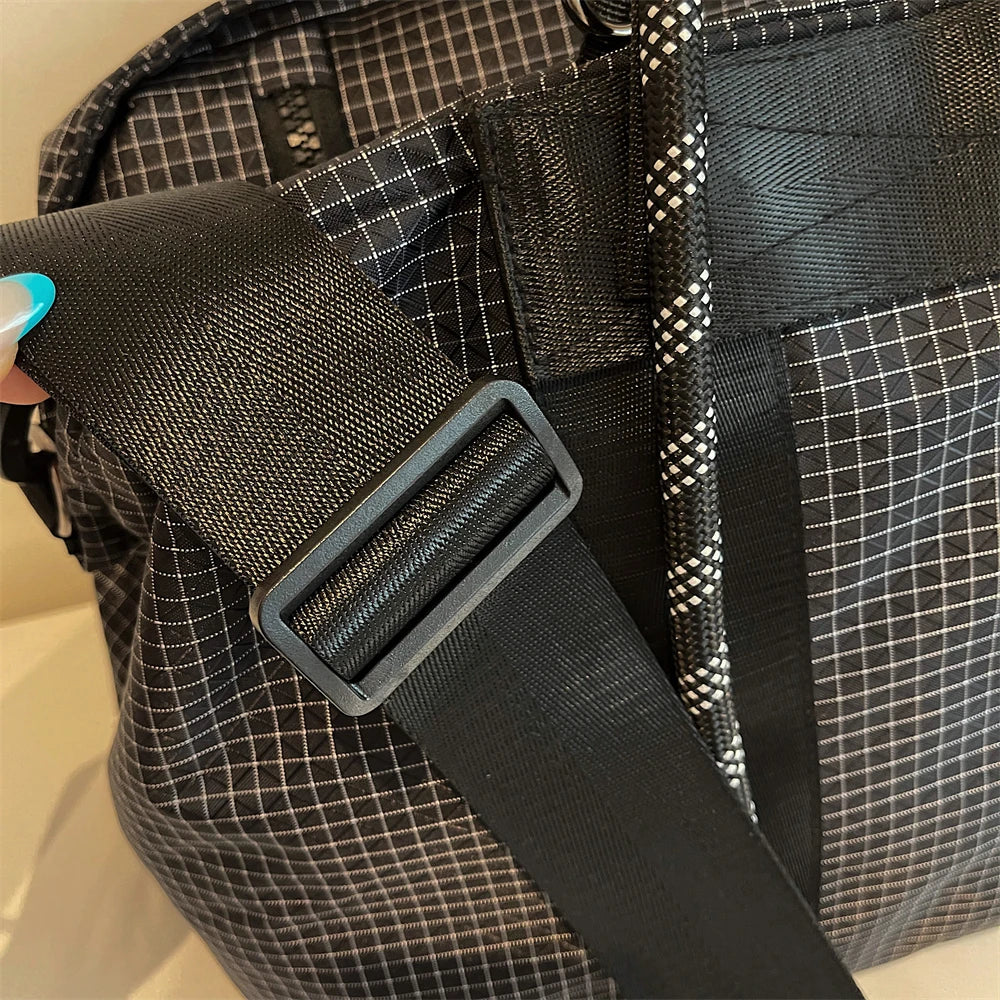 Geometric Design Travelling Shoulder Crossbody Gym Bags For Women Wet and Dry Separated Large Capacity Shopper Handbag For Sport