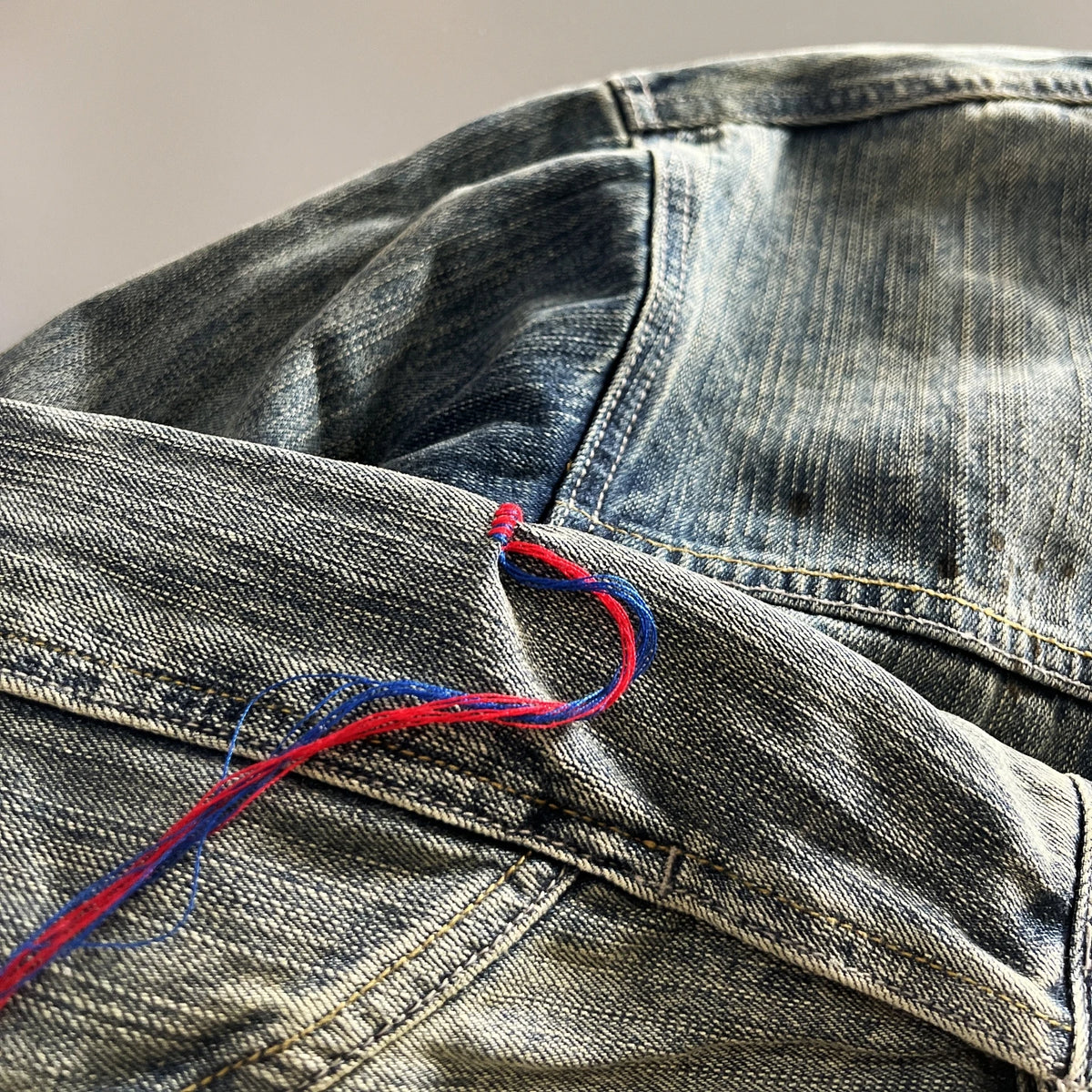 Vintage Washed Denim Jacket Loose Fit Short CleanFit Men's Jeans Coat Casual Style Button Closure Long Sleeve Cotton Jacket