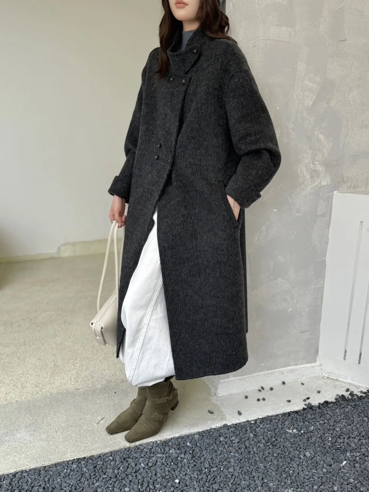Ladies' 100% wool coat, high-end slimming stand up collar, double breasted loose long woolen coat, autumn and winter bestseller