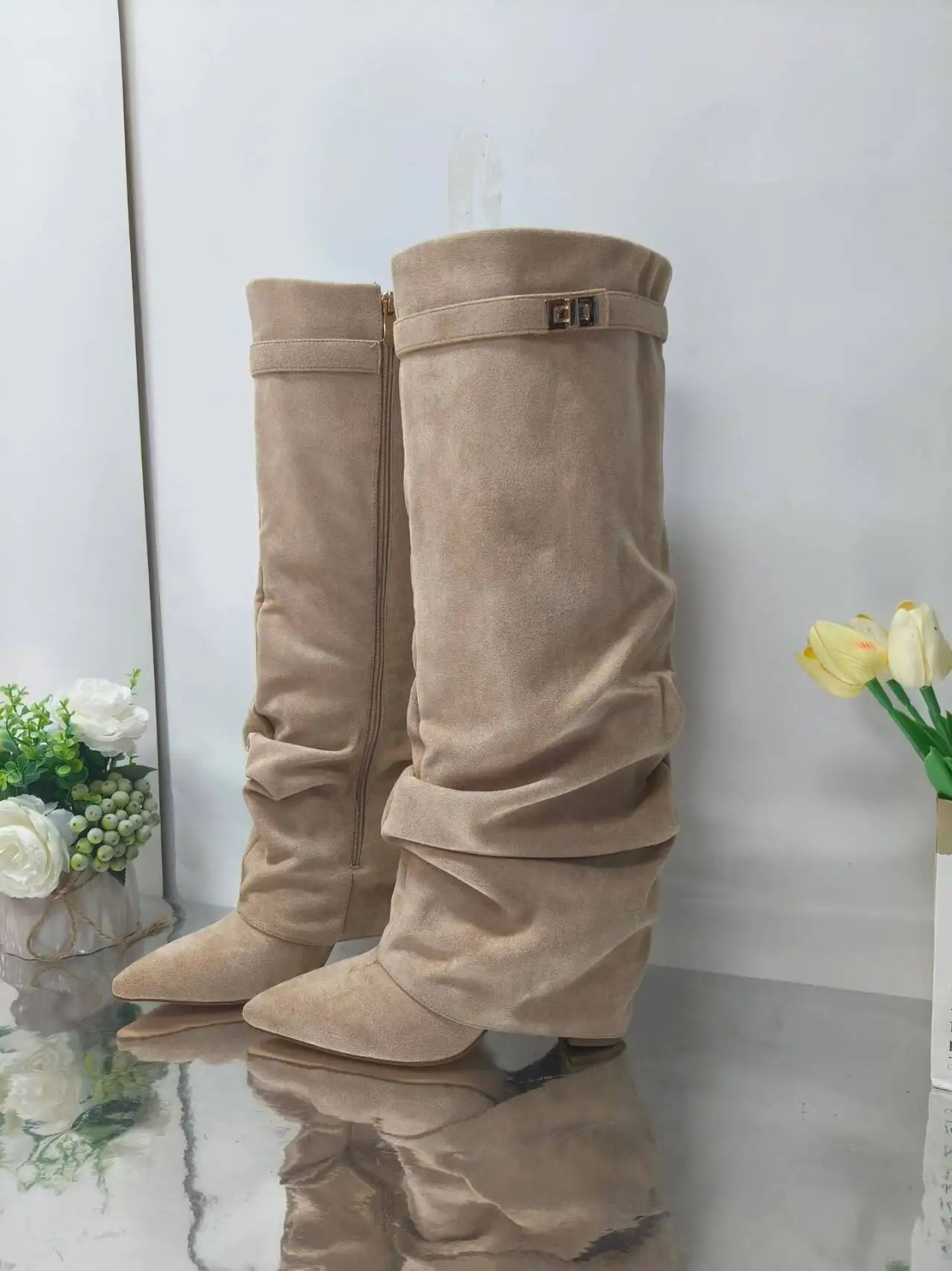 Autumn and Winter New Pointed Metal Buckle Knee High Women's Boots, Thick High-heeled Pants Boots, Fashionable Mid Leg Boots