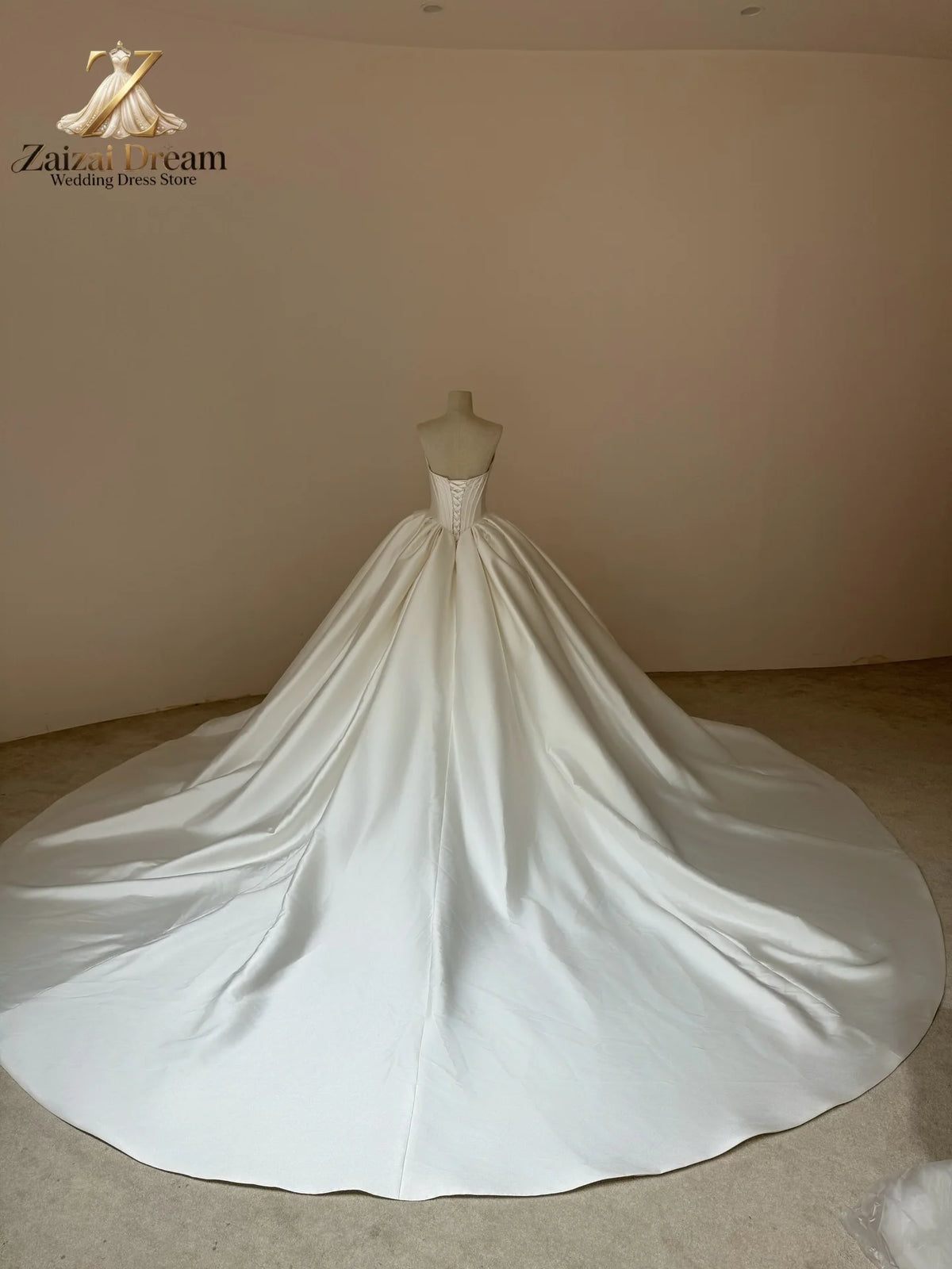 Customized Luxury Long Sleeve Wedding Dress Sparkle Lace Ball Gown Bridal Gown High Neck Beaded Wedding Dress Vestido De Novia