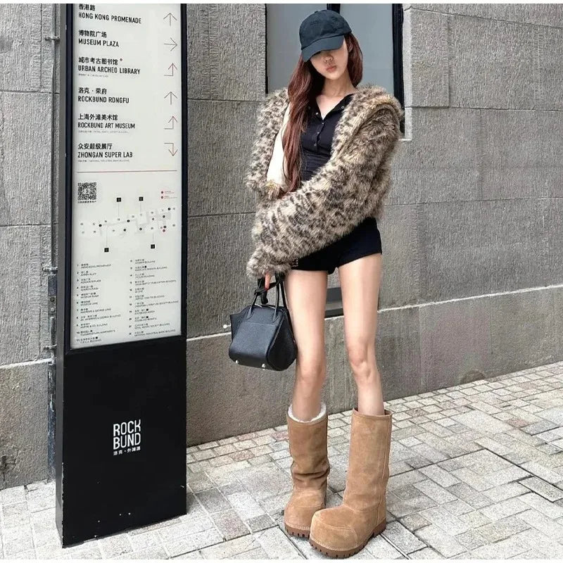 New Fashionable Snow Boots Platform Elevating Warm Cotton Shoes Warm Big Head Design Long Boots Ladies All-over Brown Long Boots