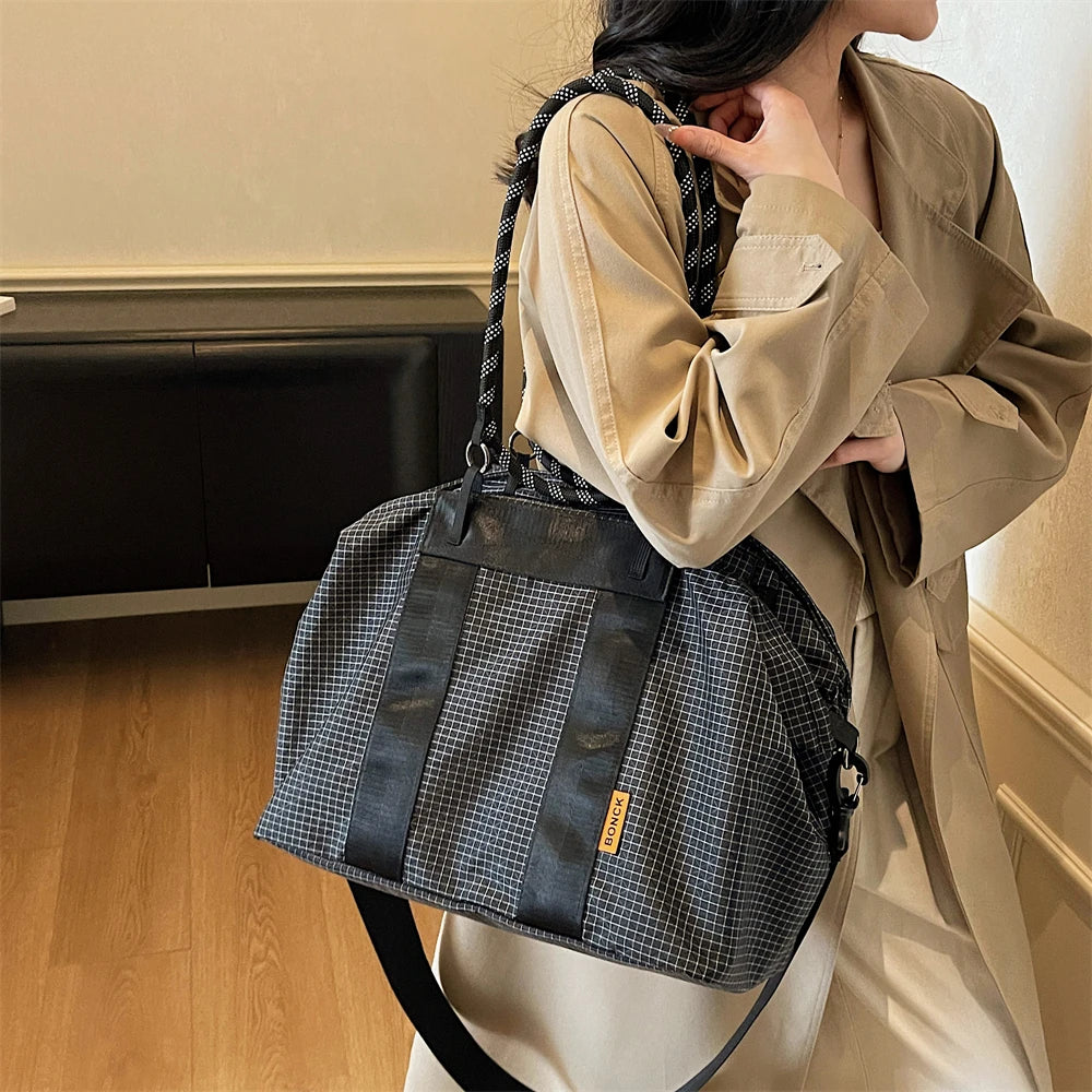 Geometric Design Travelling Shoulder Crossbody Gym Bags For Women Wet and Dry Separated Large Capacity Shopper Handbag For Sport