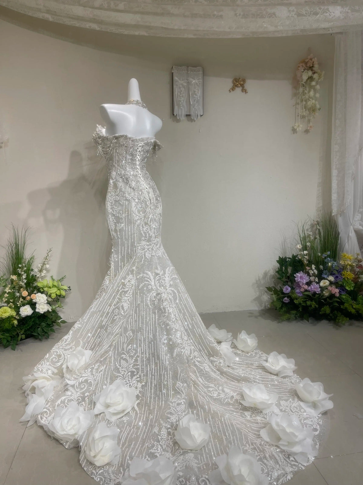 Saudi Arabia Wedding Dress Luxury Bridal Gowns Off the Shoulder Lace-up Back Major Beading with Crystal Sequins Tulle Real Pics