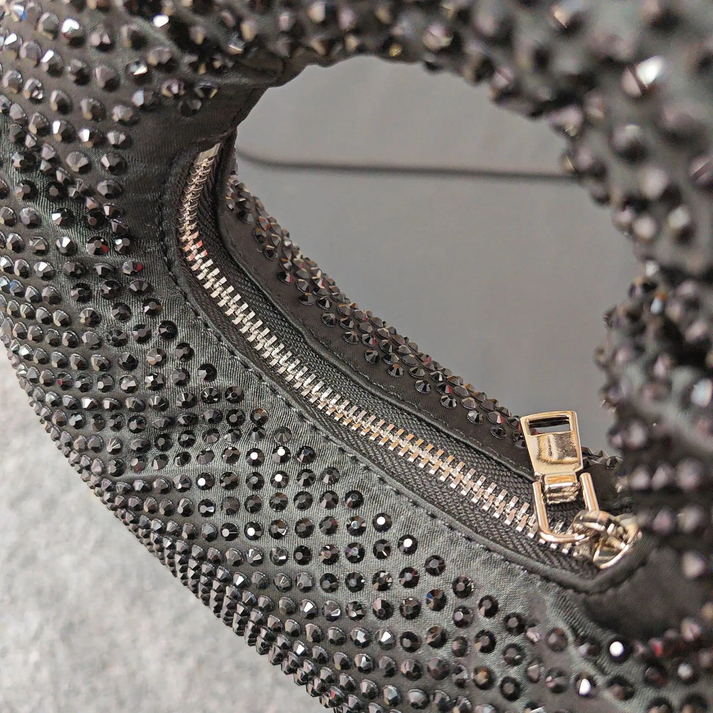 Full Diamond Dumpling Bag Women's Socialite Dinner Clutches Ladies Sparkling Rhinestone Evening Handbag Mini Banquet Party Purse