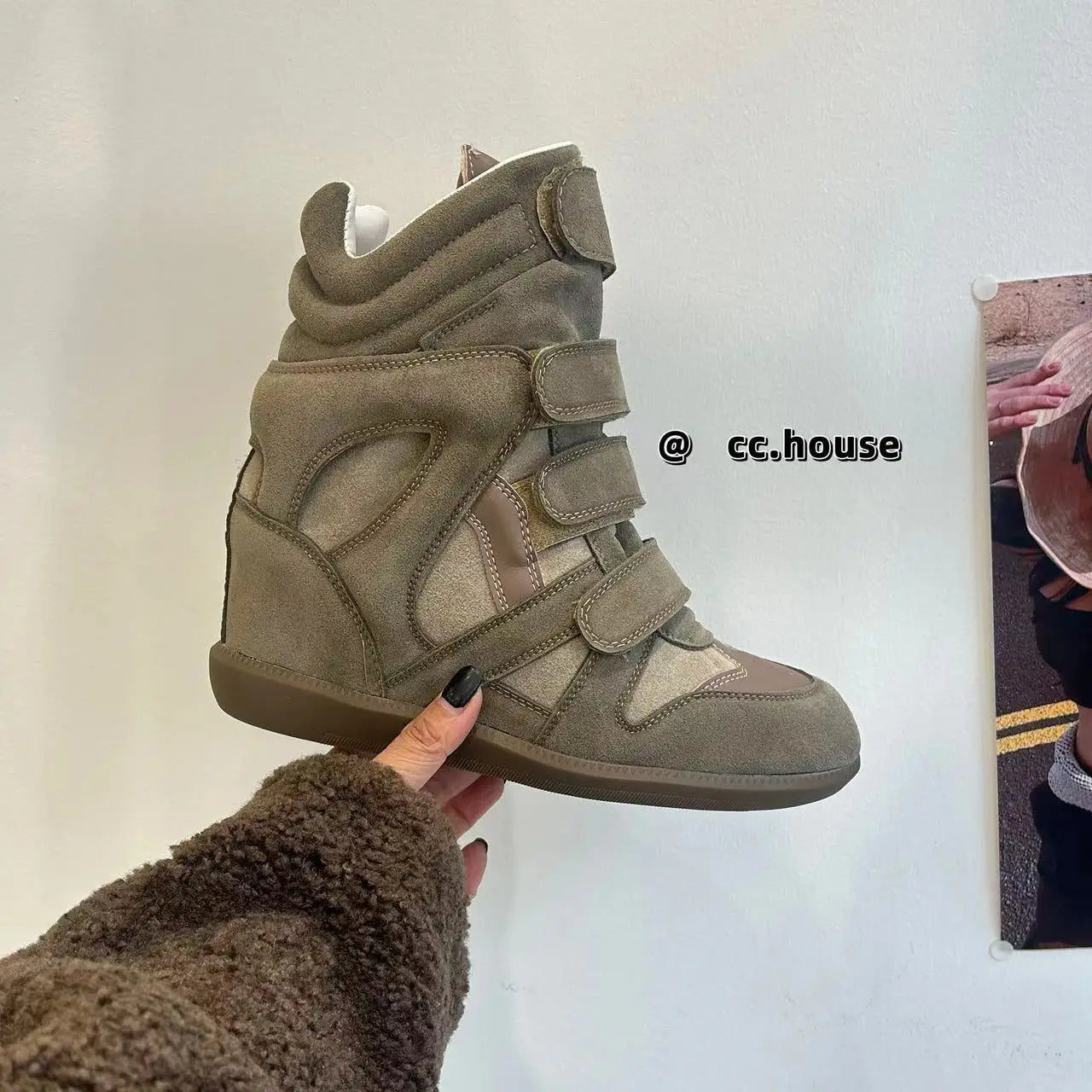 High Top Women's Sneakers New 2026 Autumn Winter Ankle Boots Thick Bottom Leather Casual Shoes Wedge Heels Hook&Loop Sport Shoes
