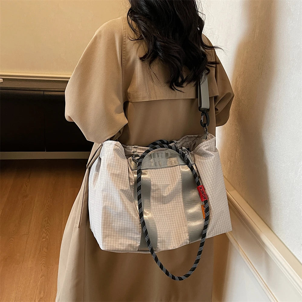 Geometric Design Travelling Shoulder Crossbody Gym Bags For Women Wet and Dry Separated Large Capacity Shopper Handbag For Sport