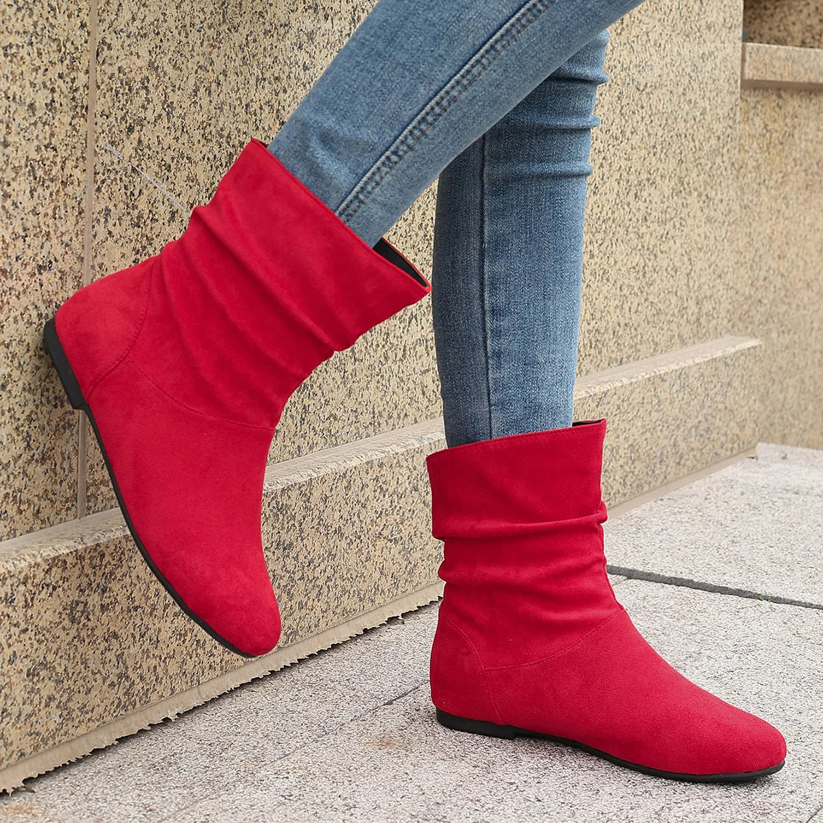 One-Step Women's Nude Boots Fashionable and Casual Stacked Elastic Flat Low-Tube Women's Boots Pleated Solid Color Round Head