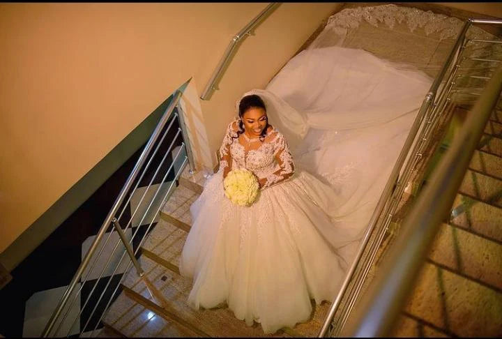 Customized Ball Gown Wedding Dresses Women Beaded Court Train Bridal Gowns V-Neck Long Sleeves Vestido De Noiva robe de mariée