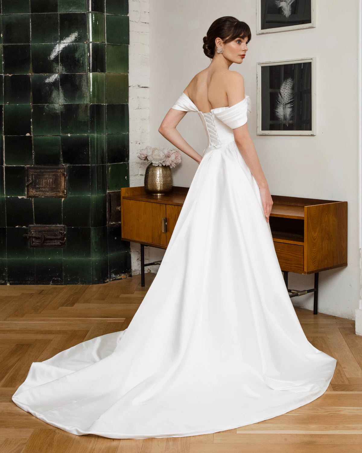 2027 Modern Satin A Line Wedding Dress Elegant Cap Sleeve Lace-up Court Train Off The Shoulder Bridal Gowns