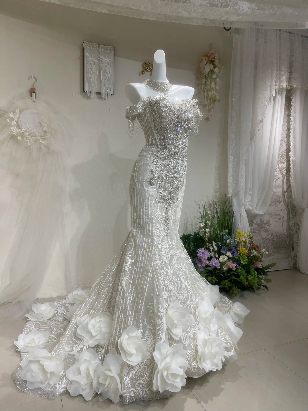 Saudi Arabia Wedding Dress Luxury Bridal Gowns Off the Shoulder Lace-up Back Major Beading with Crystal Sequins Tulle Real Pics