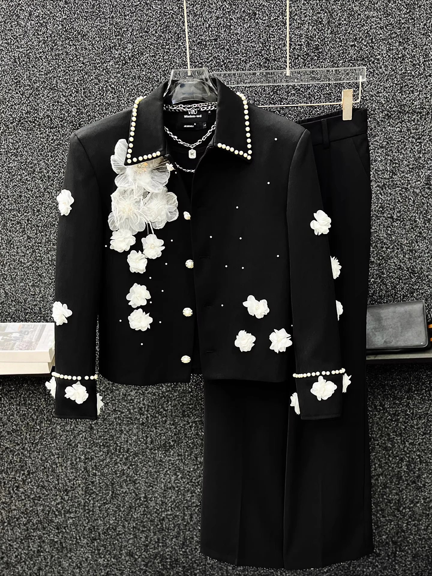High-End Pearl Stylish Unique Jackets Men 2025 Autumn New Short Style Coats Handsome Personality Contrast Color Flower Chic Tops