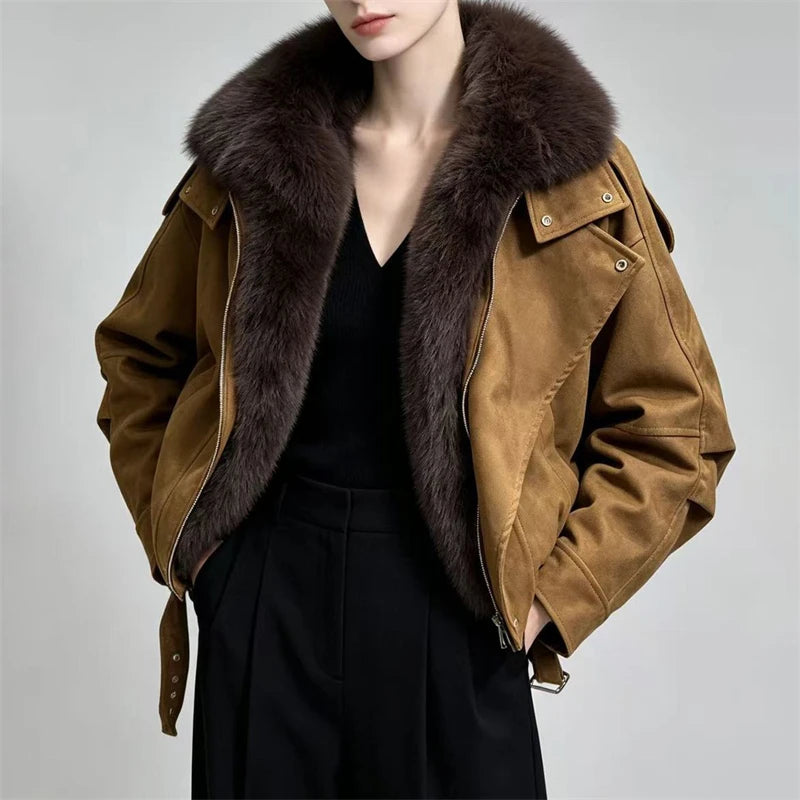 New winter style short down jacket with fox fur collar, high-quality fashion suede jacket, loose fit, thick and warm fur coat.