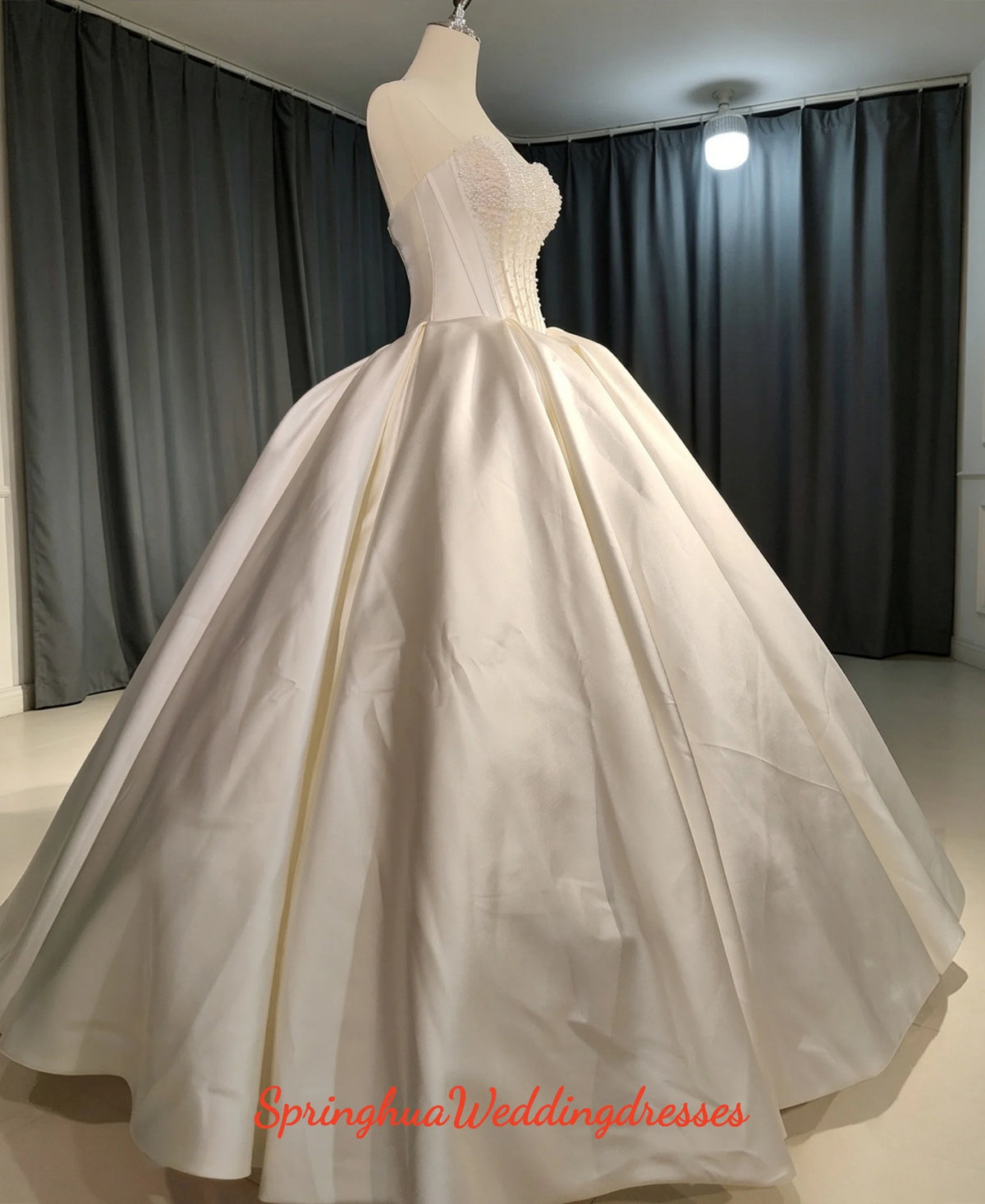 Customized Luxury elegant wedding dress strapless sleeveless beaded A-LINE robe de mariee wedding dress Vestido De Novia