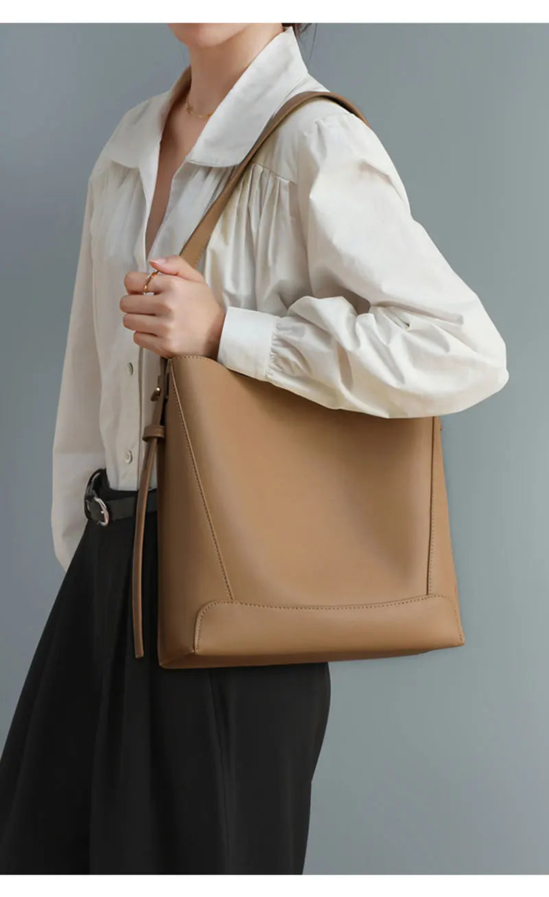 Cowhide Women's Shoulder Bag Fashion Trend Luxury Designer Bucket Bags Large Capacity Genuine Leather Women Crossbody Bags