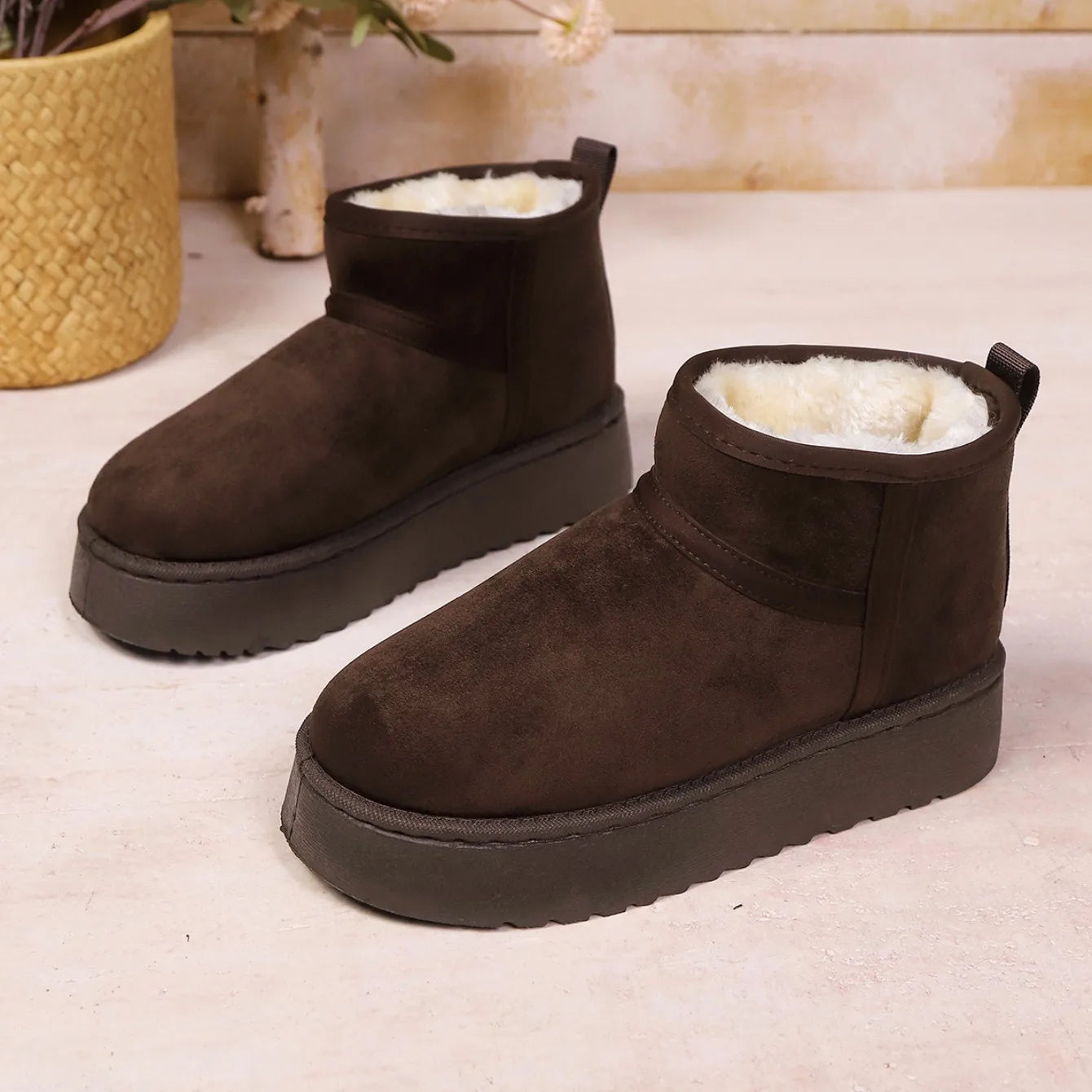 Real Sheepskin Wool Low-cut Warm Comfortable Shoes Women Fashion Short Shoes 2025 New Winter Warm Boots Fur Ladies Snow Boots