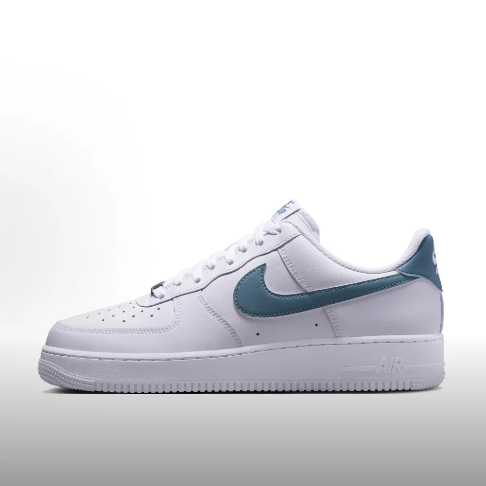 Nike Air Force 1 '07 Unisex Sneakers Iconic Cushioned Comfort Classic Low-Top Casual Wear HQ3905-500
