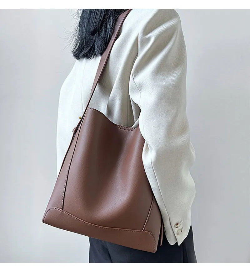Cowhide Women's Shoulder Bag Fashion Trend Luxury Designer Bucket Bags Large Capacity Genuine Leather Women Crossbody Bags