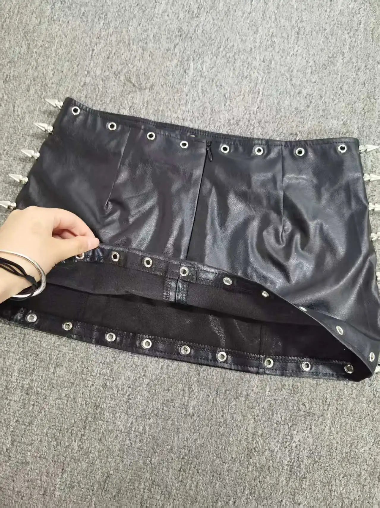 Punk Rock Leather Mini Skirt Women Y2K Studded Low Waist Bodycon Pencil Skirt Edgy Biker Chic Vintage American Retro Hot Sale