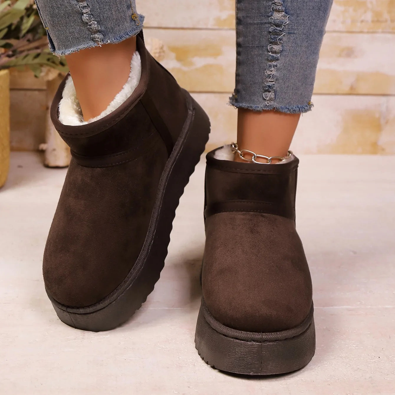 Real Sheepskin Wool Low-cut Warm Comfortable Shoes Women Fashion Short Shoes 2025 New Winter Warm Boots Fur Ladies Snow Boots
