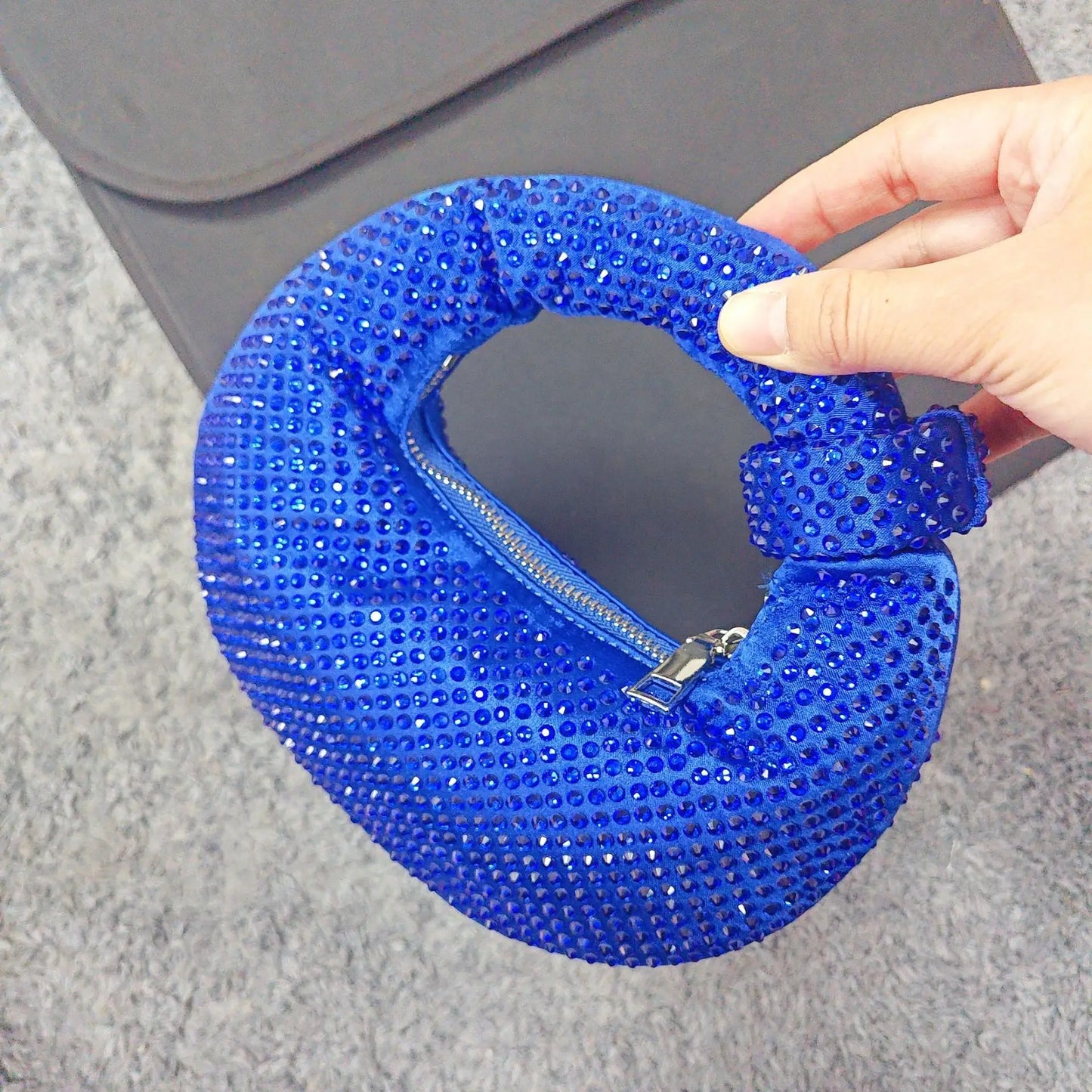 Full Diamond Dumpling Bag Women's Socialite Dinner Clutches Ladies Sparkling Rhinestone Evening Handbag Mini Banquet Party Purse