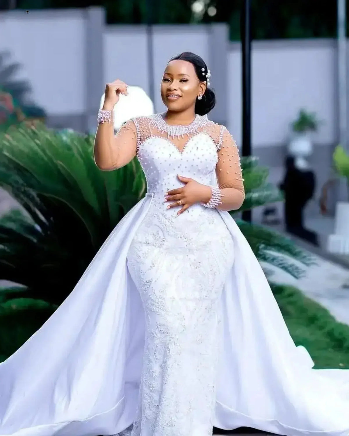 Customized African O Neck Shinny Pearls Beads Mermaid Wedding Dress for Woman Long Sleeves Bridal Gown with Removable Skirt