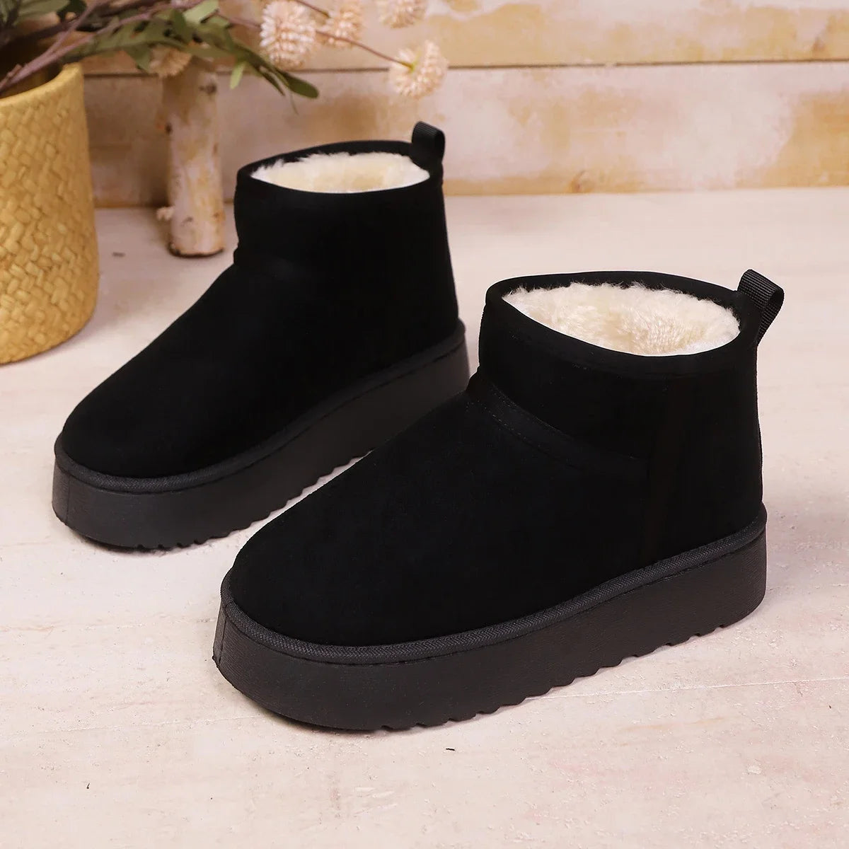 Real Sheepskin Wool Low-cut Warm Comfortable Shoes Women Fashion Short Shoes 2025 New Winter Warm Boots Fur Ladies Snow Boots