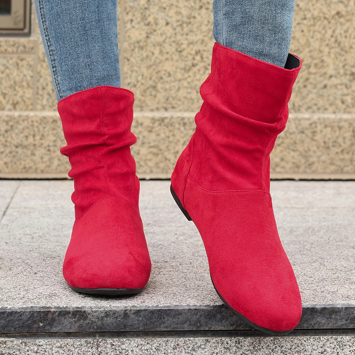 One-Step Women's Nude Boots Fashionable and Casual Stacked Elastic Flat Low-Tube Women's Boots Pleated Solid Color Round Head