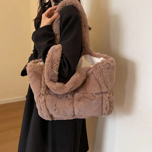 New plush women's handbag, large capacity shoulder bag, suitable for shopping and shopping, winter women's armpit bag