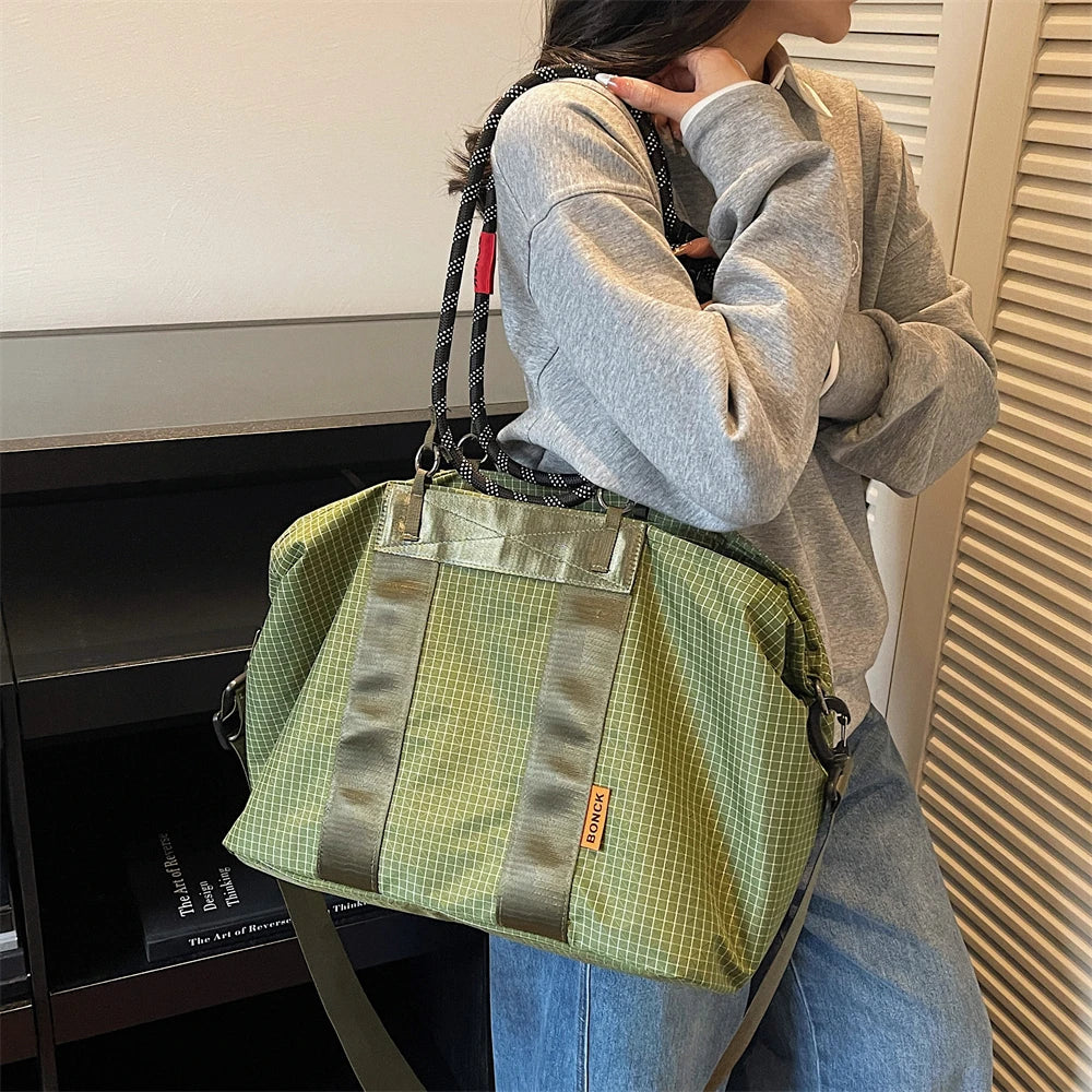 Geometric Design Travelling Shoulder Crossbody Gym Bags For Women Wet and Dry Separated Large Capacity Shopper Handbag For Sport