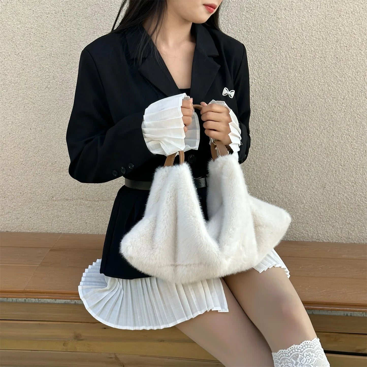 Women's Plush Crossbody Bag Single Shoulder Handbag Large Capacity Casual Autumn Winter Fur Bag Fashionable All-Match Bag