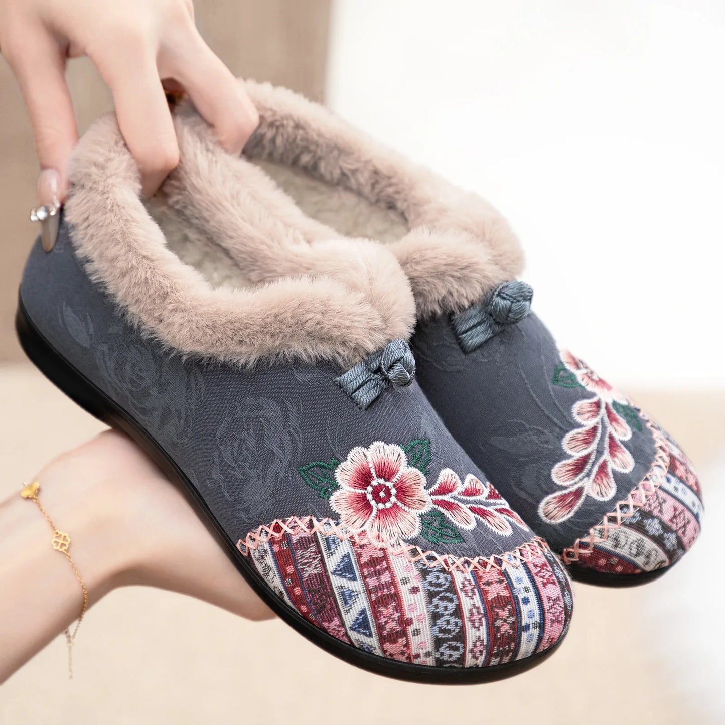 Fashion Women's Shoes Zapatillas De Mujer Cotton Shoes Woman Botines Embroidered Snow Boots Women Botas Winter Warm Short Boots