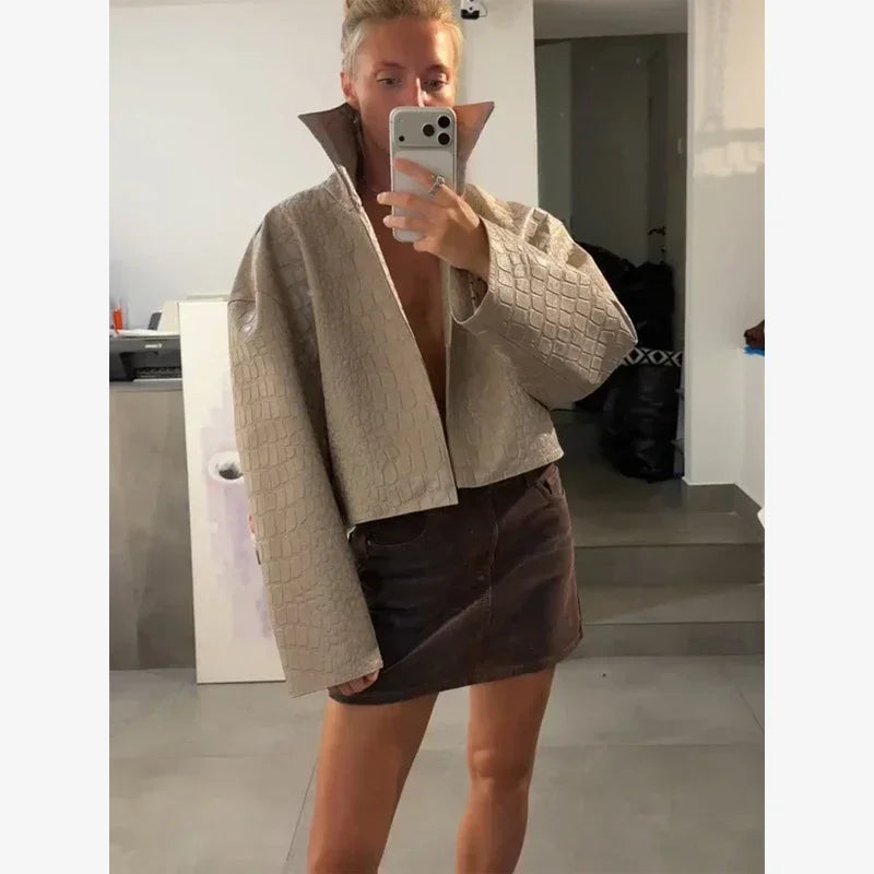 Crocodile Pattern Embossed Short Women Leather Jacket Stand Collar Zipper Long Sleeved Cropped Jackets 2026 Street Daily Outfit