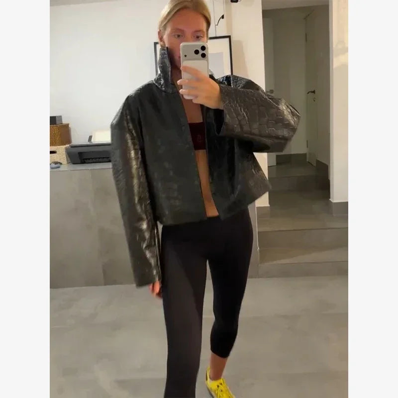 Crocodile Pattern Embossed Short Women Leather Jacket Stand Collar Zipper Long Sleeved Cropped Jackets 2026 Street Daily Outfit
