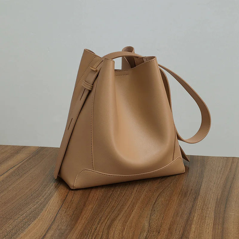 Cowhide Women's Shoulder Bag Fashion Trend Luxury Designer Bucket Bags Large Capacity Genuine Leather Women Crossbody Bags