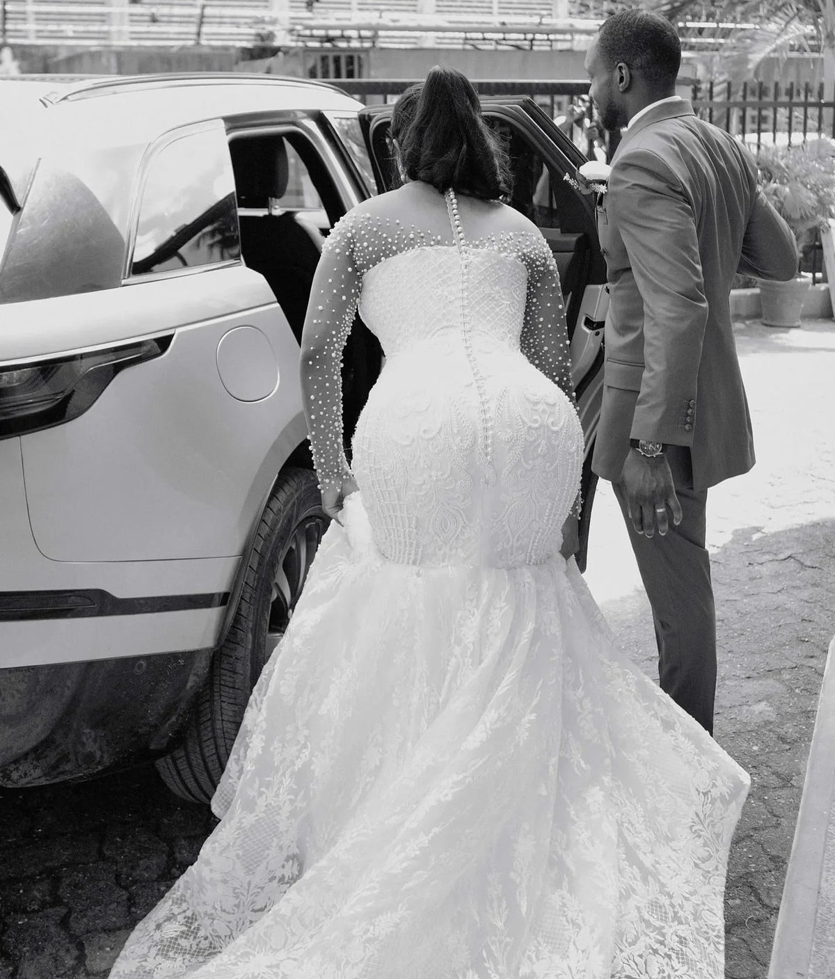 Customized Mermaid Style Off Shoulder Sexy Princess Wedding Dress Sweetheart Tassel Pearl As A Wedding Gift Silk Bridal Dress