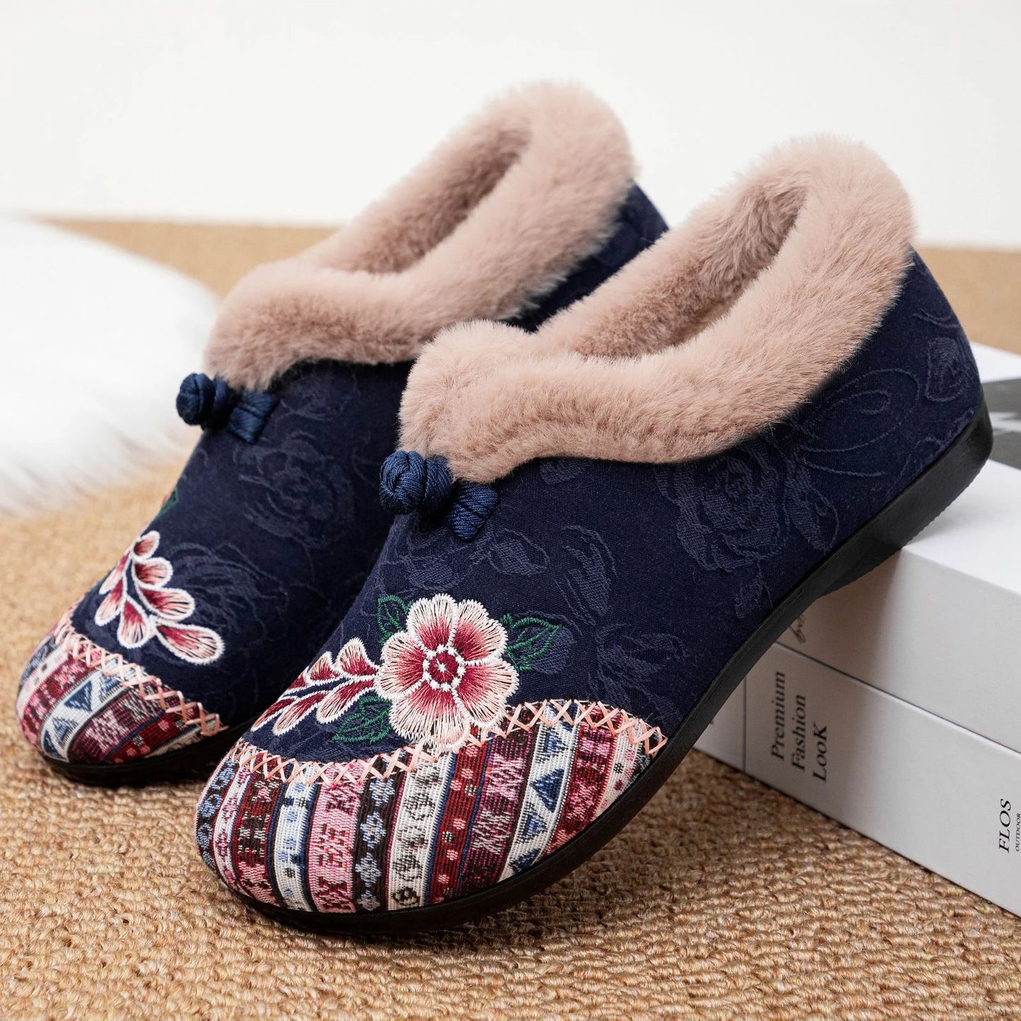 Fashion Women's Shoes Zapatillas De Mujer Cotton Shoes Woman Botines Embroidered Snow Boots Women Botas Winter Warm Short Boots