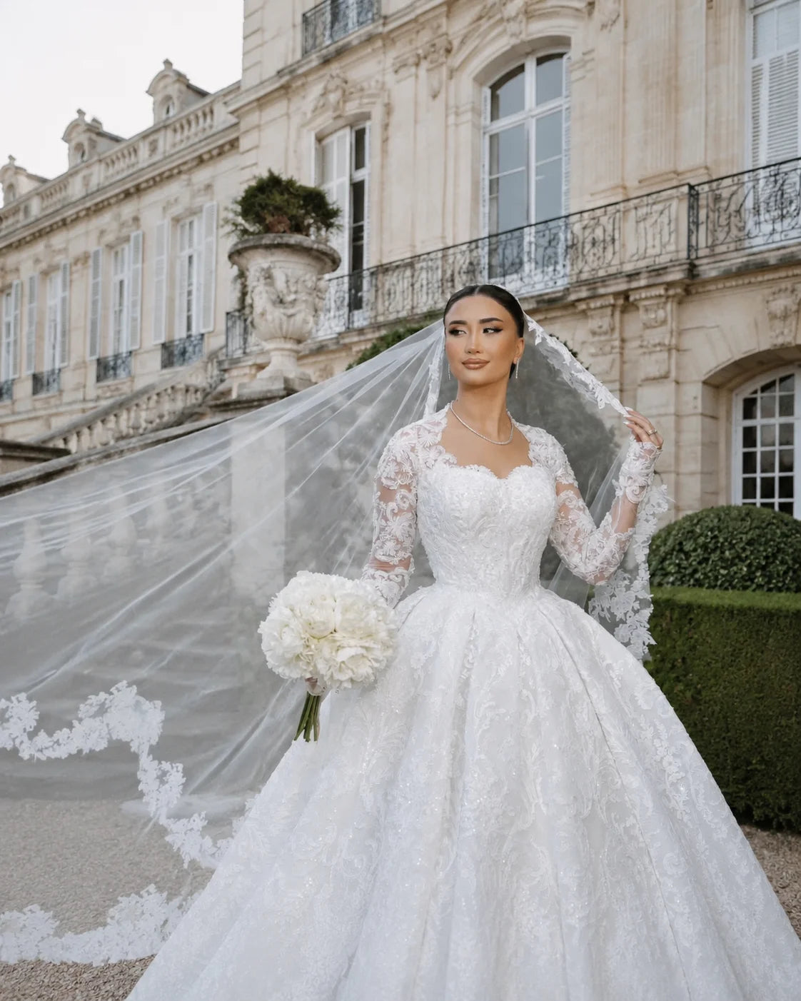 Elegant Off Shoulder Lace Wedding Dress Long Sleeves Cathedral Train Bridal Gown Luxury Veil Princess Vestido De Novia Bride