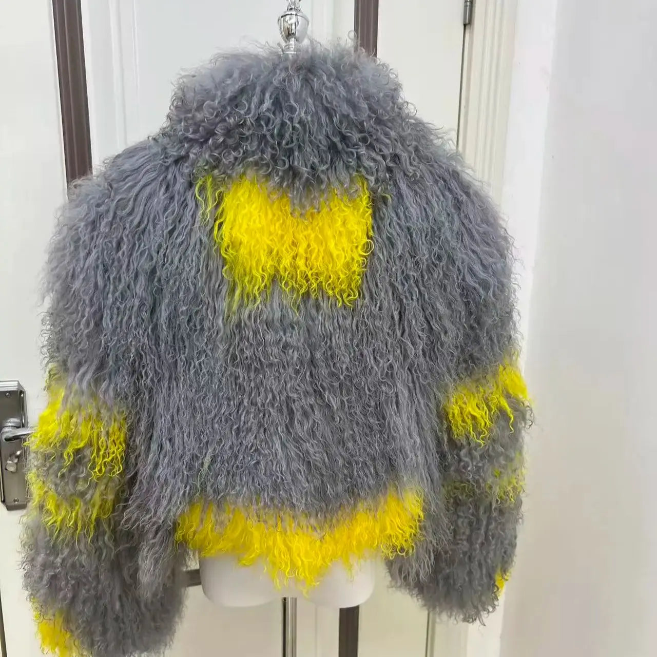 Aulande New Women Winter 100% Real Fur Mongolian Sheepskin Coats Short  40 CM Standing Coller Fashion High Quality Sheep Jacket