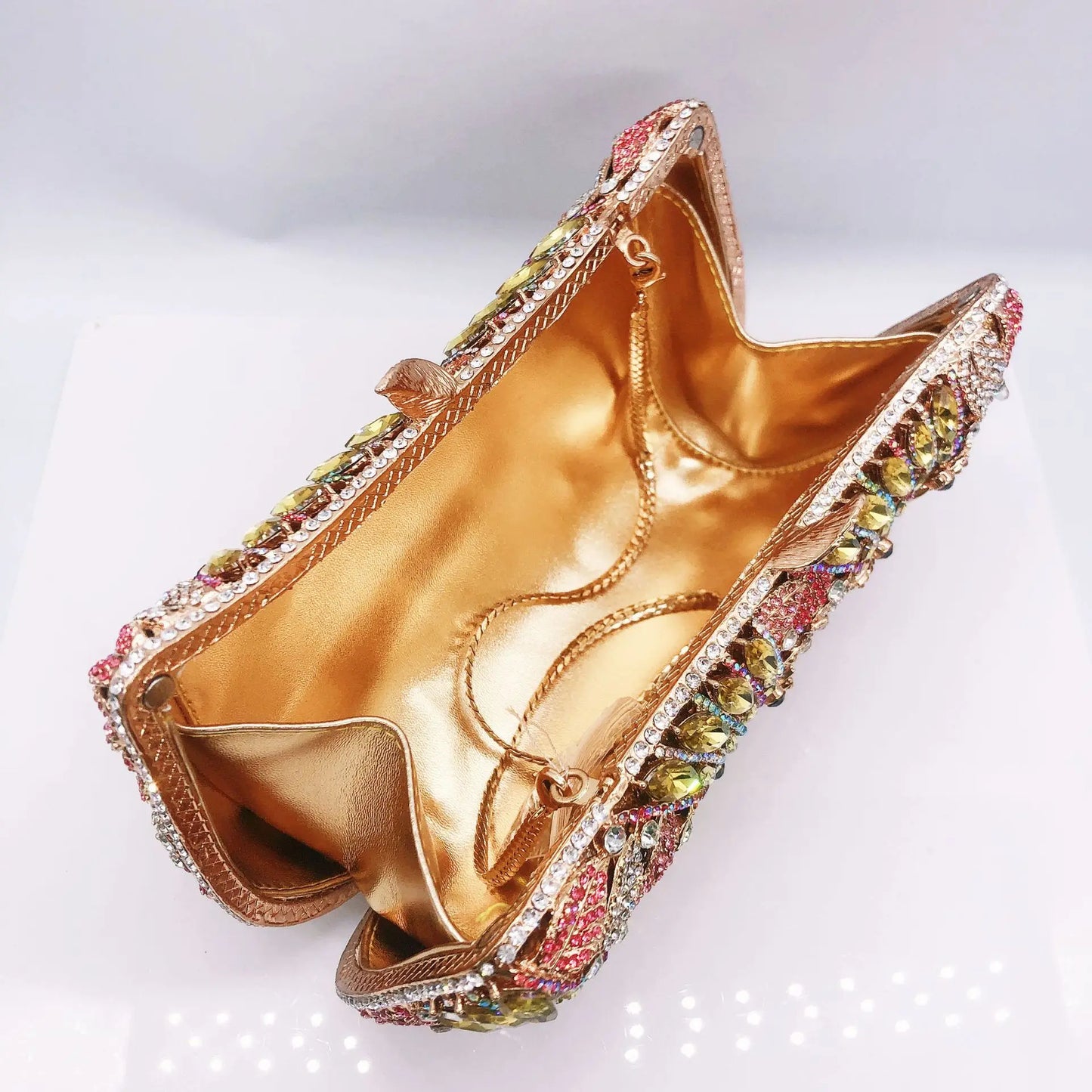 Hollow Out Women Evening Bag Gold Crystal Banquet Handbag Luxury Diamond Clutch Purse Wedding Bride Bags Elegant Dinner Bag
