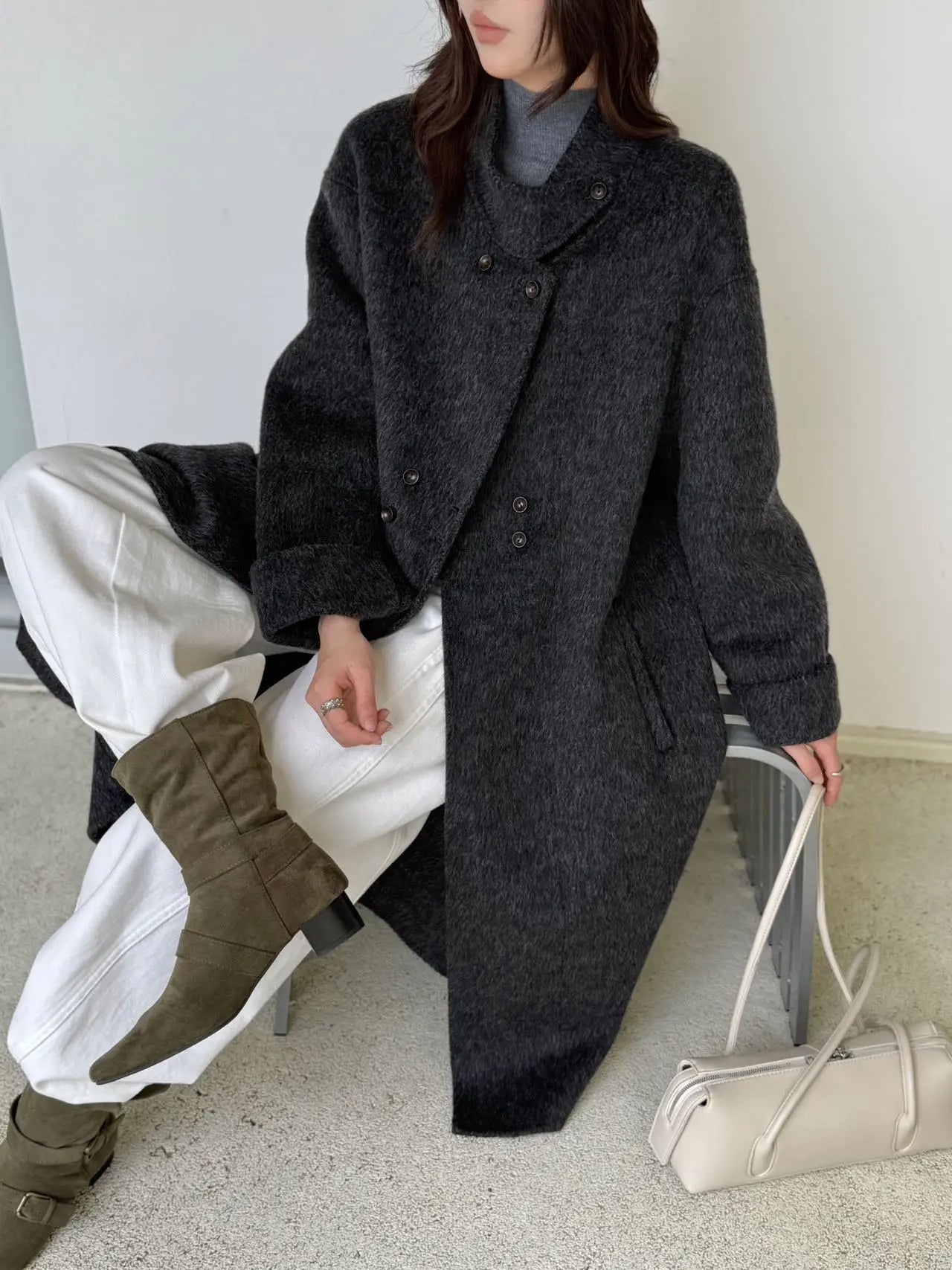 Ladies' 100% wool coat, high-end slimming stand up collar, double breasted loose long woolen coat, autumn and winter bestseller
