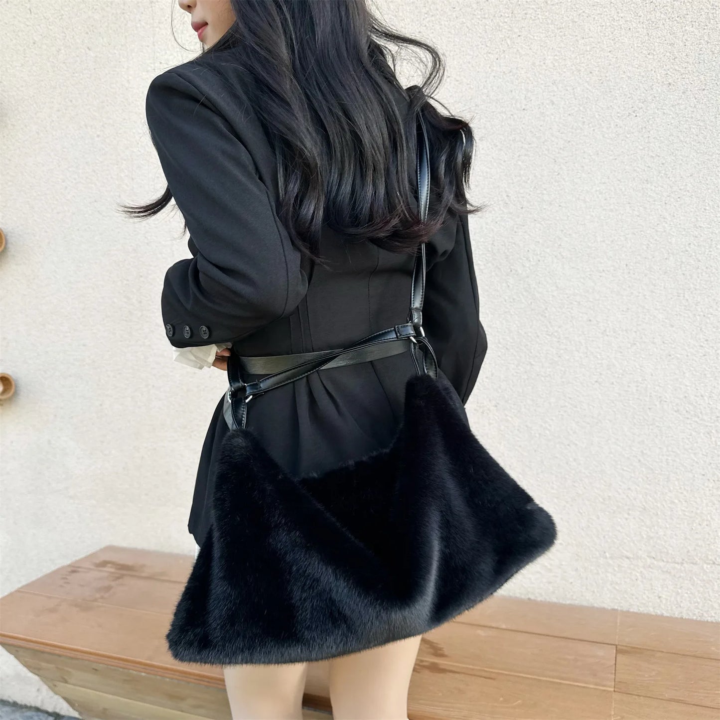 Women's Plush Crossbody Bag Single Shoulder Handbag Large Capacity Casual Autumn Winter Fur Bag Fashionable All-Match Bag
