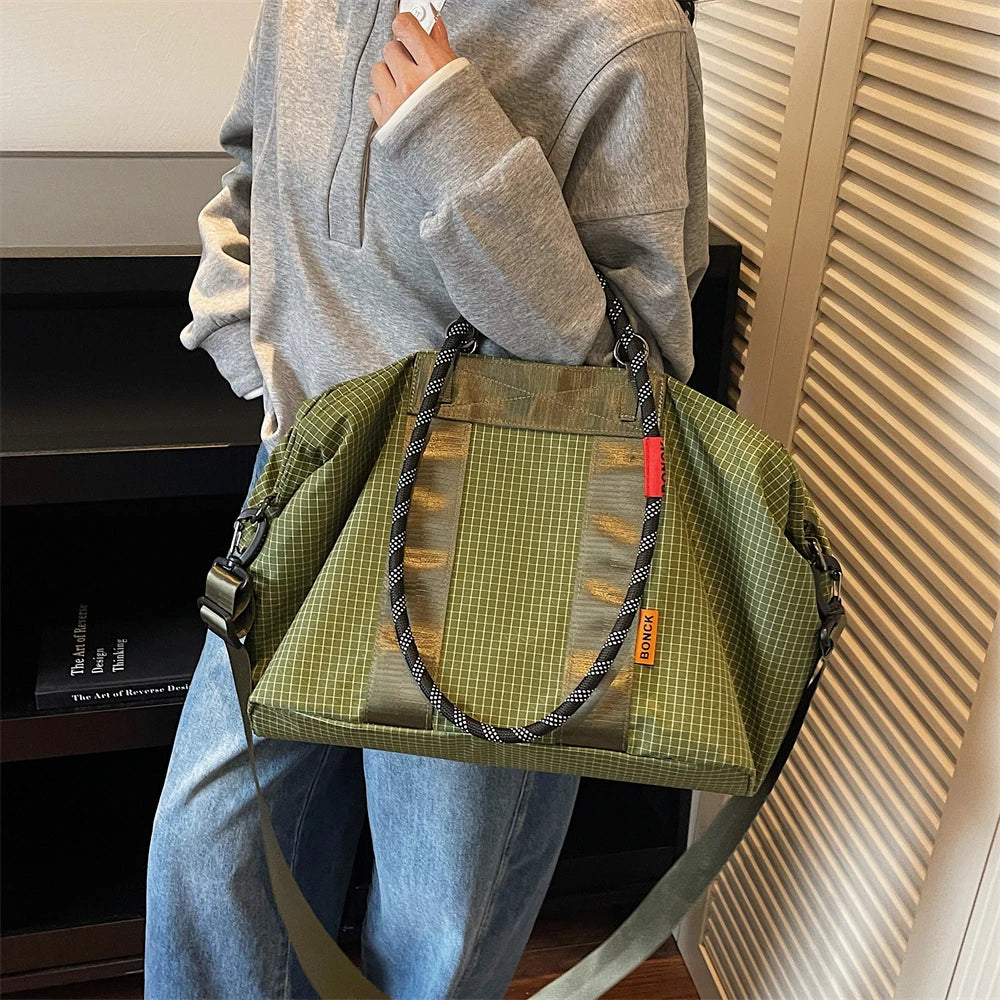 Geometric Design Travelling Shoulder Crossbody Gym Bags For Women Wet and Dry Separated Large Capacity Shopper Handbag For Sport