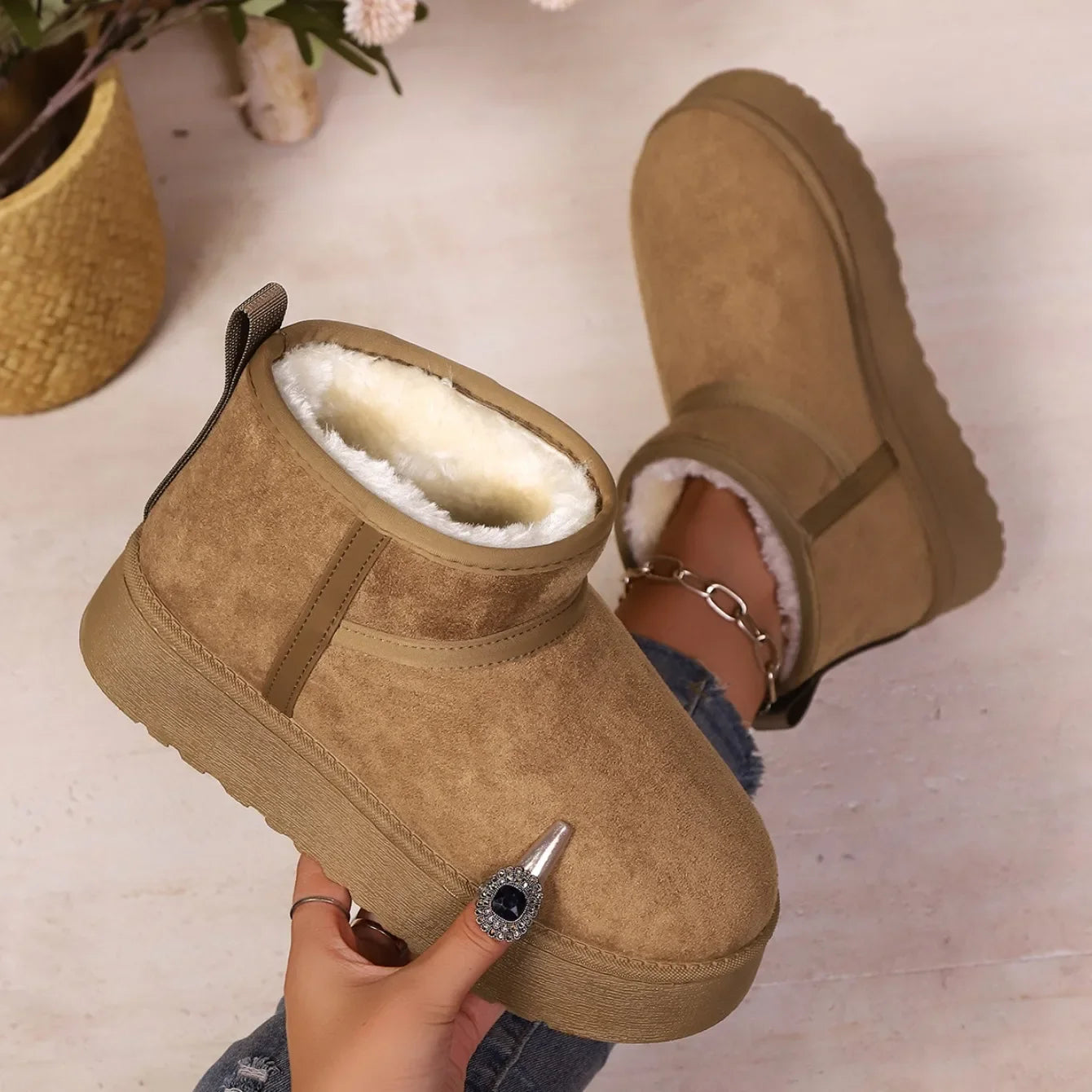 Real Sheepskin Wool Low-cut Warm Comfortable Shoes Women Fashion Short Shoes 2025 New Winter Warm Boots Fur Ladies Snow Boots