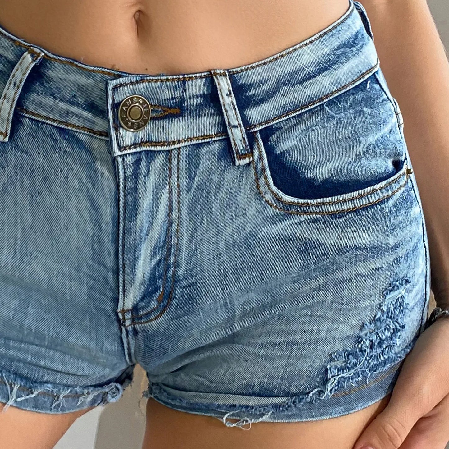 2026 Summer New Women's High-waisted Sexy Jeans Denim Shorts with Button