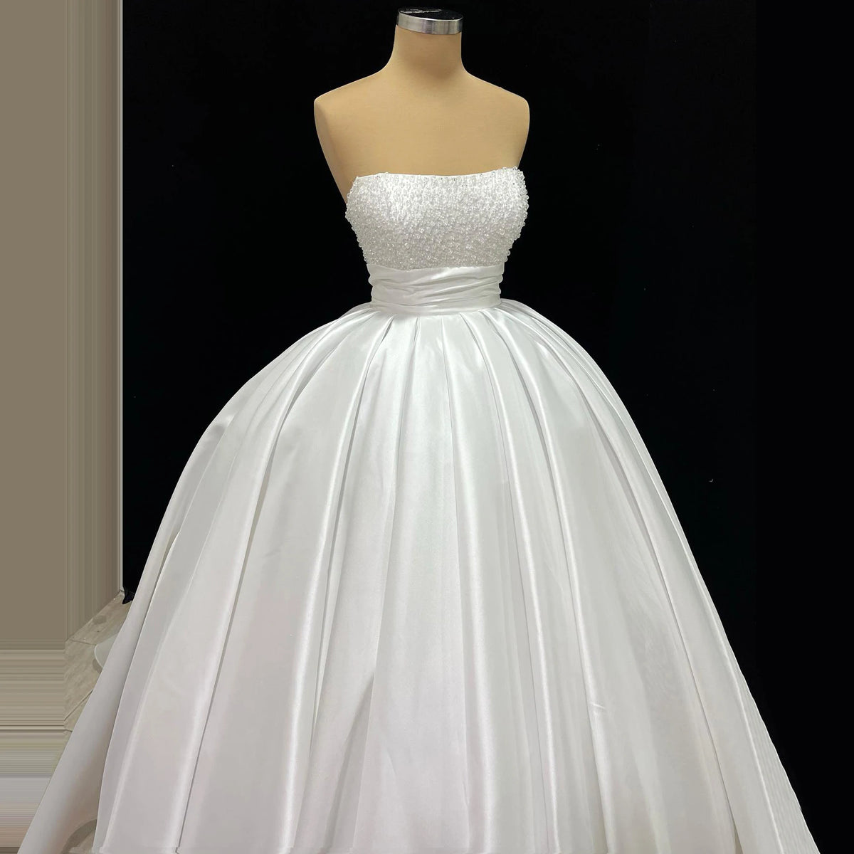 Luxury Strapless Satin Wedding Gown Hand Beaded Top Puffy Ball Skirt Big Bow Back Bridal Dress White Civil Wedding Dresses 2026
