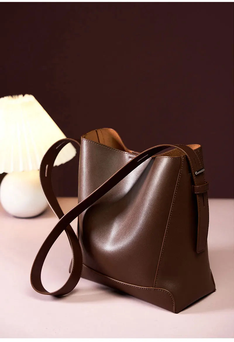 Cowhide Women's Shoulder Bag Fashion Trend Luxury Designer Bucket Bags Large Capacity Genuine Leather Women Crossbody Bags