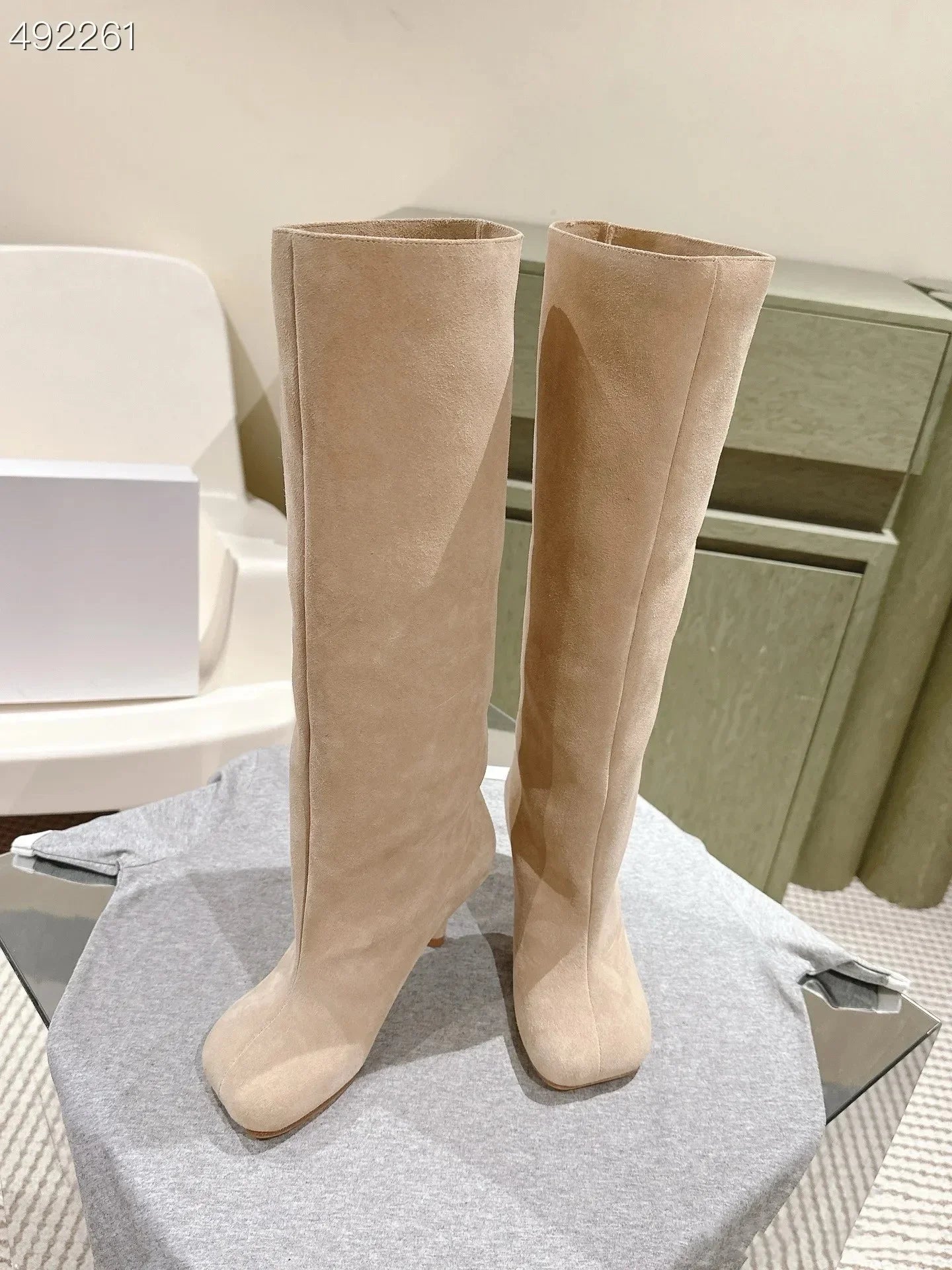 2025Women's Autumn and Winter New Slim Fit High Heels Knee High Boots Fashionable Plus Size Medium Long Boots Knight Boots